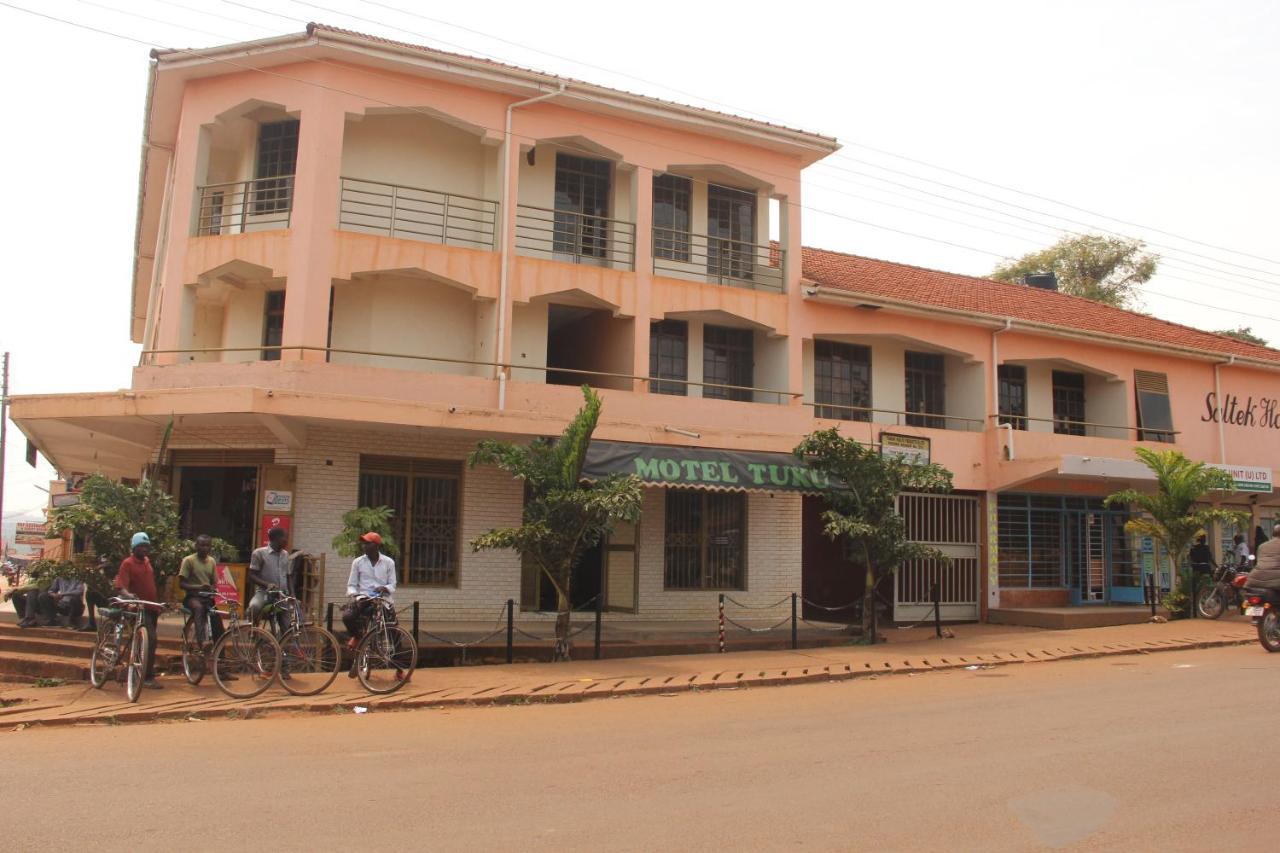 Motel Tuku Masindi Esterno foto